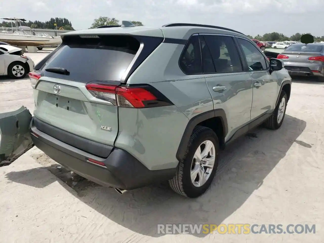 4 Photograph of a damaged car 2T3W1RFV6KC016363 TOYOTA RAV4 2019