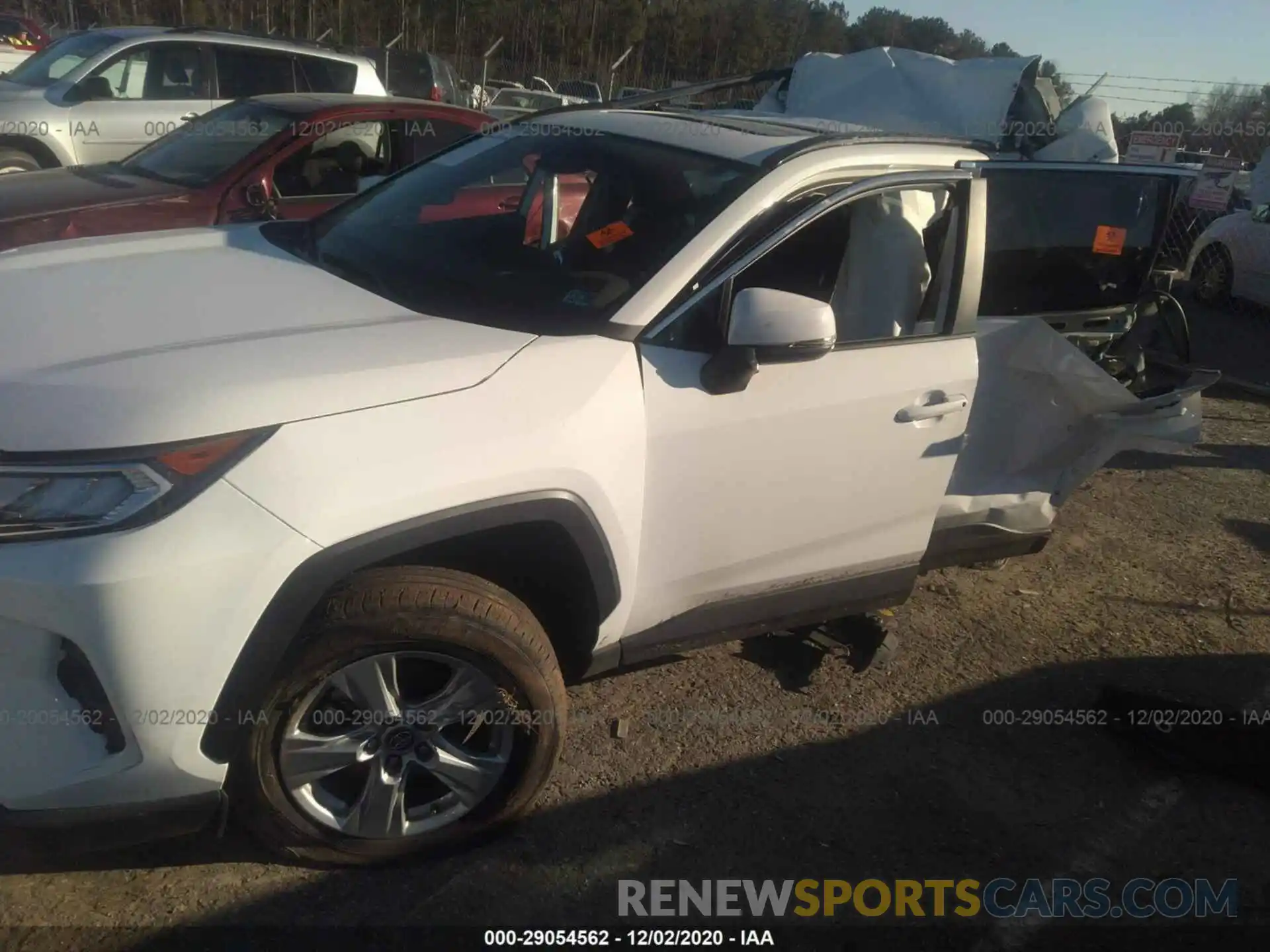 2 Фотография поврежденного автомобиля 2T3W1RFV6KC016489 TOYOTA RAV4 2019