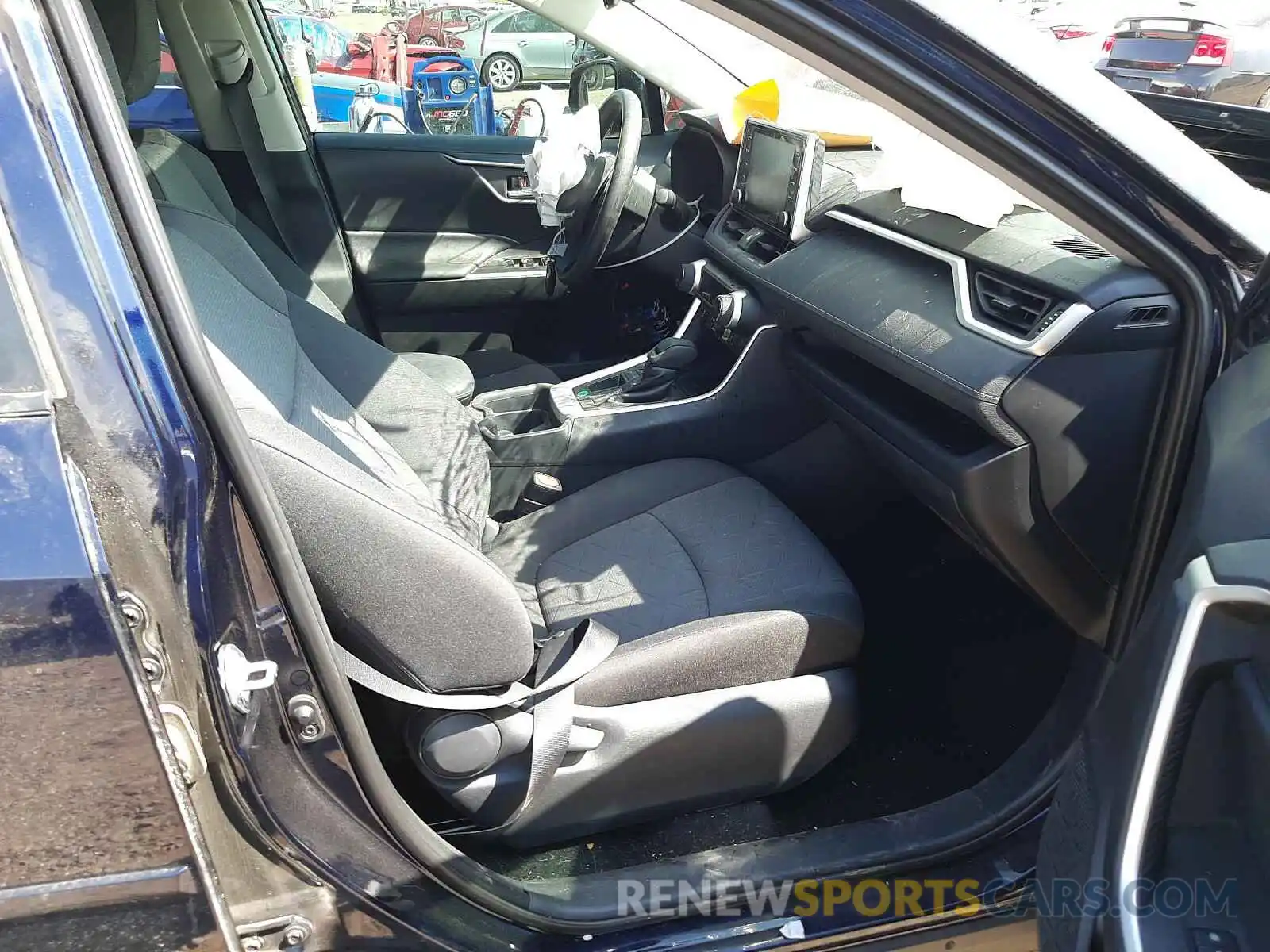 5 Photograph of a damaged car 2T3W1RFV6KC016962 TOYOTA RAV4 2019