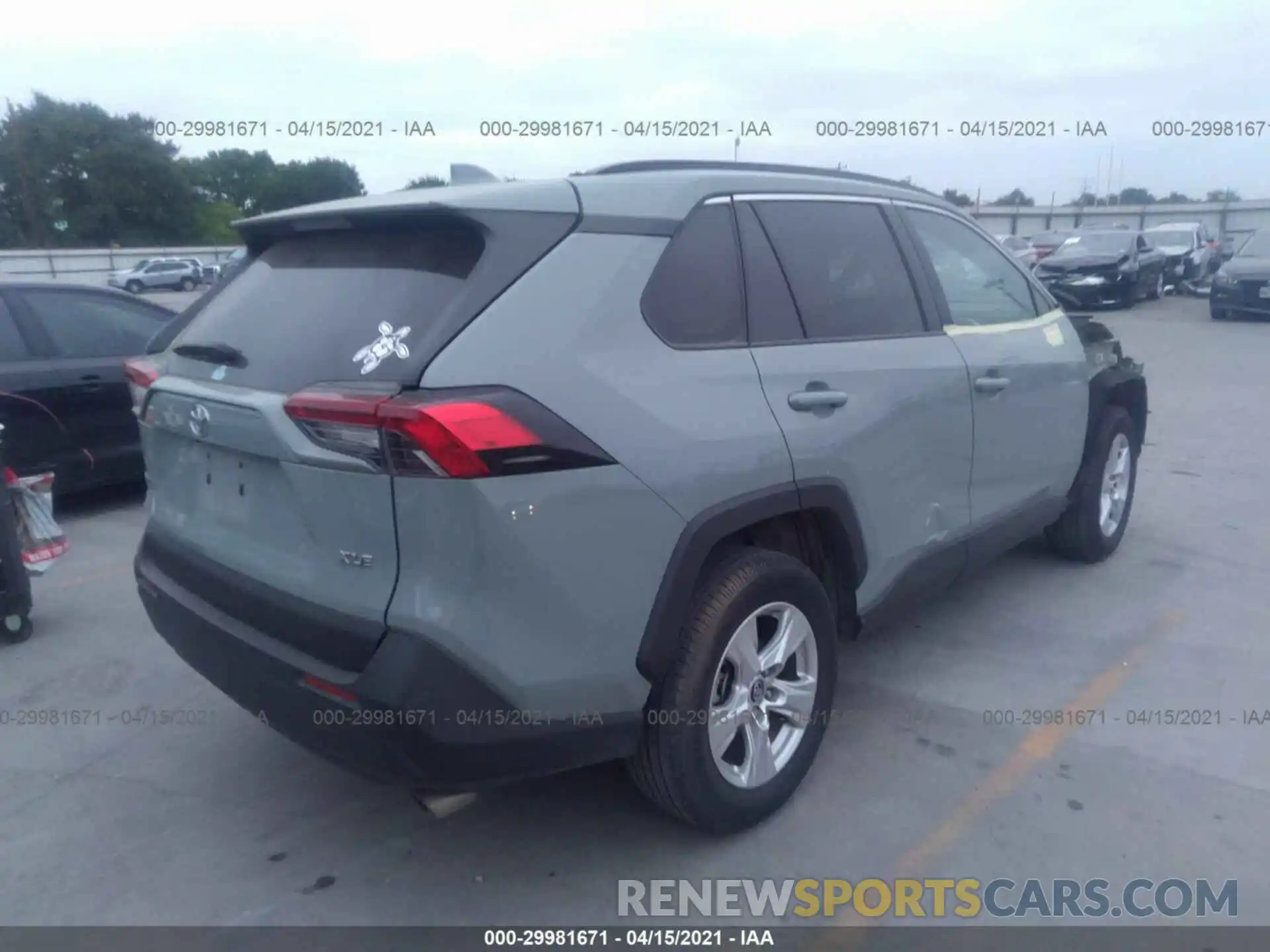 4 Photograph of a damaged car 2T3W1RFV6KC017139 TOYOTA RAV4 2019