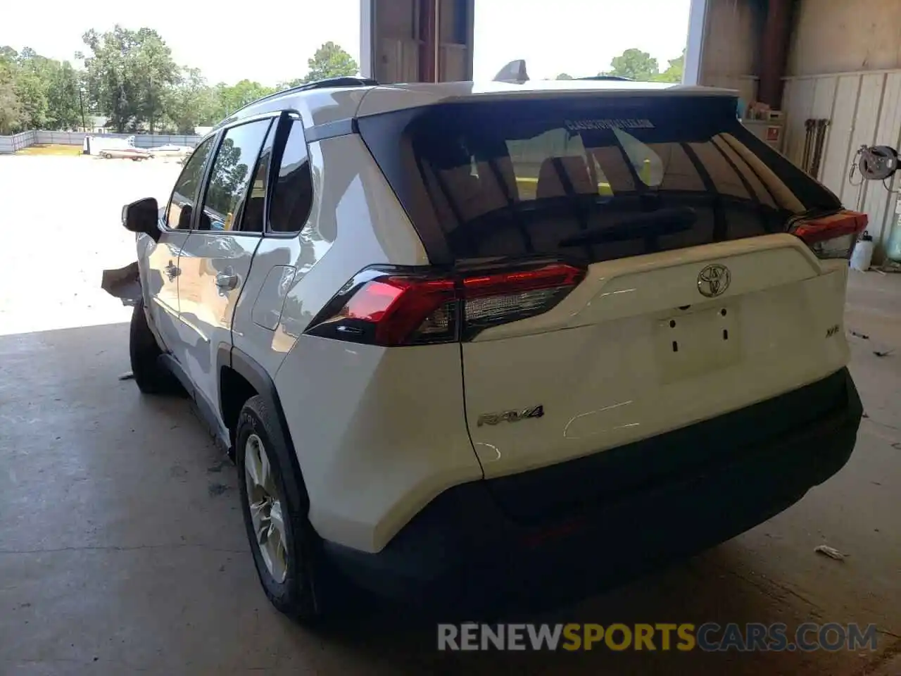 3 Photograph of a damaged car 2T3W1RFV6KC019165 TOYOTA RAV4 2019