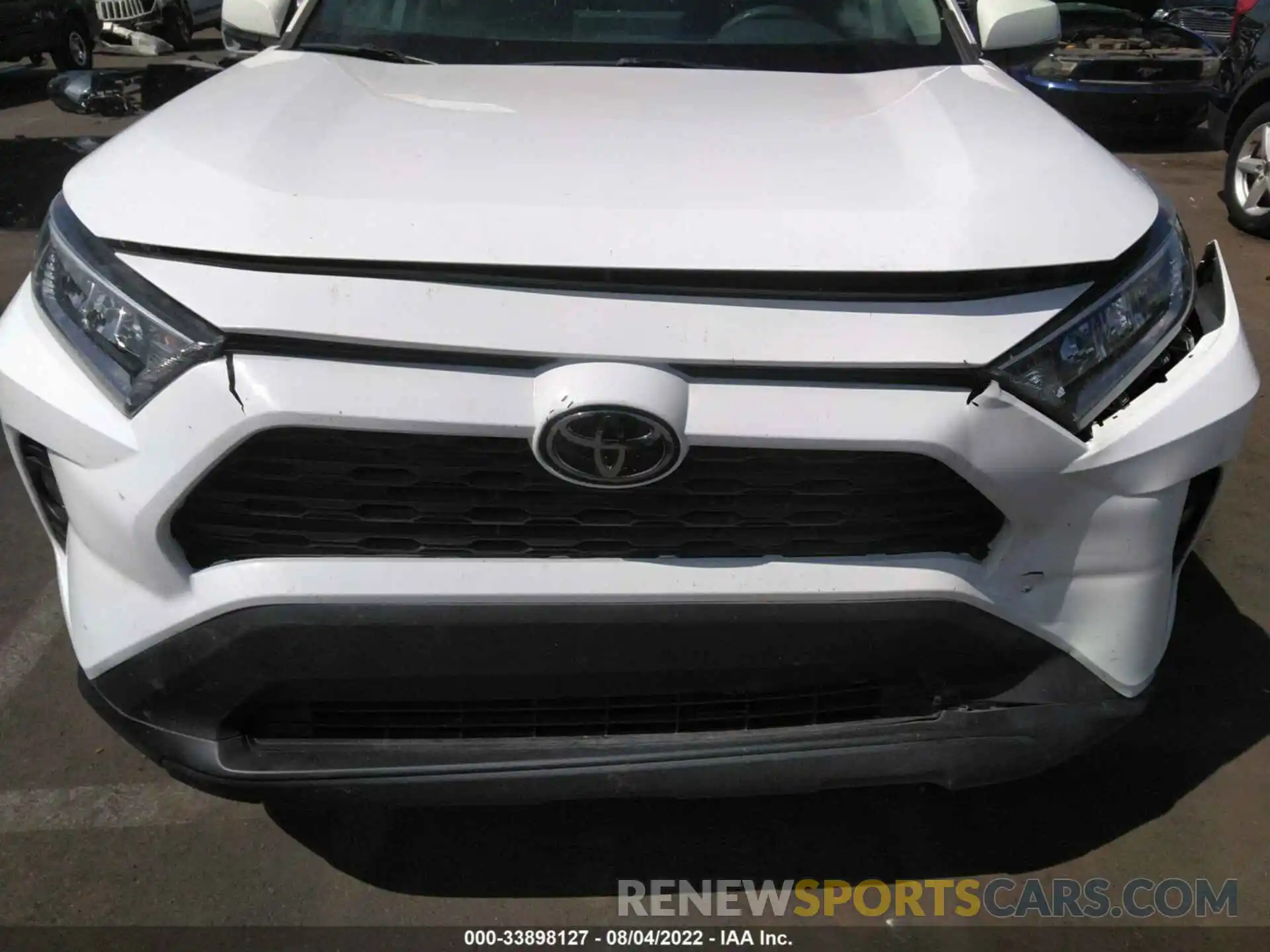 6 Photograph of a damaged car 2T3W1RFV6KC028111 TOYOTA RAV4 2019