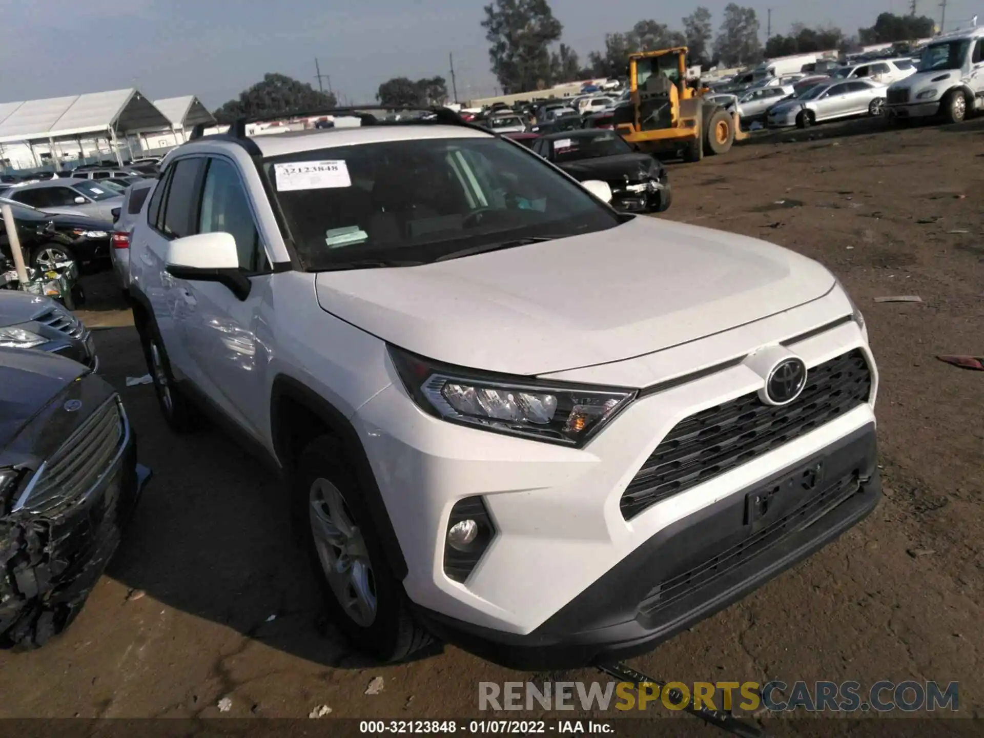 1 Photograph of a damaged car 2T3W1RFV6KC029078 TOYOTA RAV4 2019