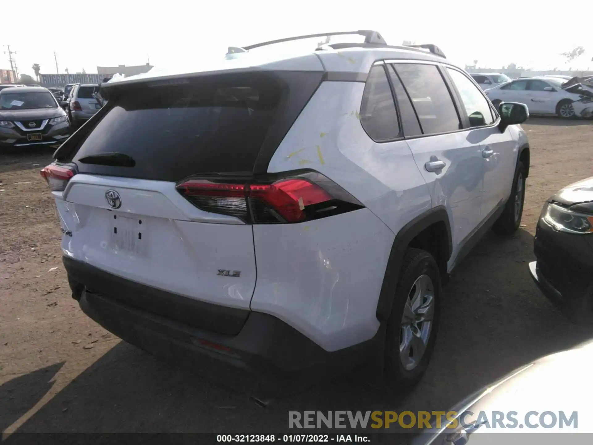 4 Photograph of a damaged car 2T3W1RFV6KC029078 TOYOTA RAV4 2019