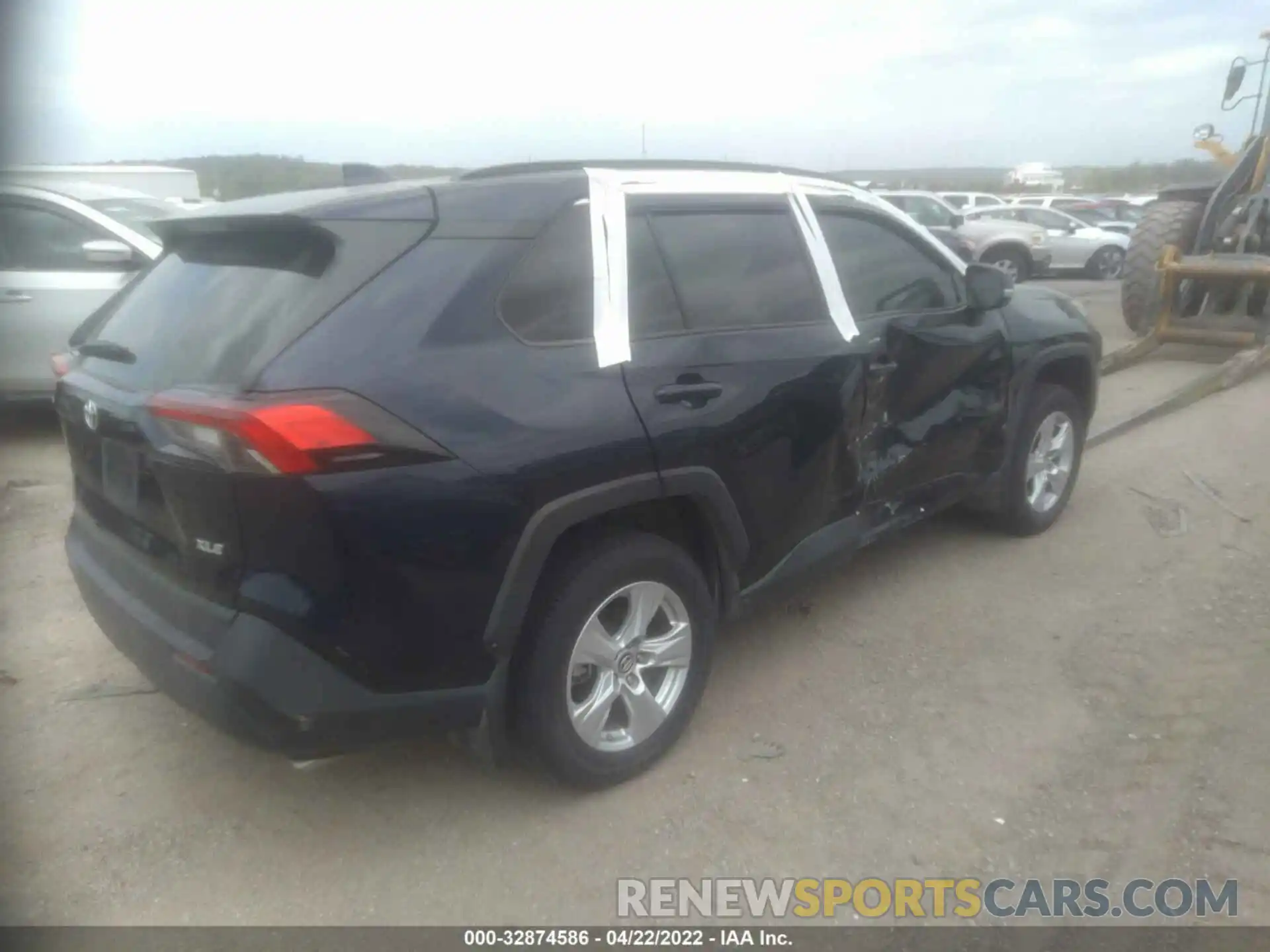 4 Photograph of a damaged car 2T3W1RFV6KC031008 TOYOTA RAV4 2019