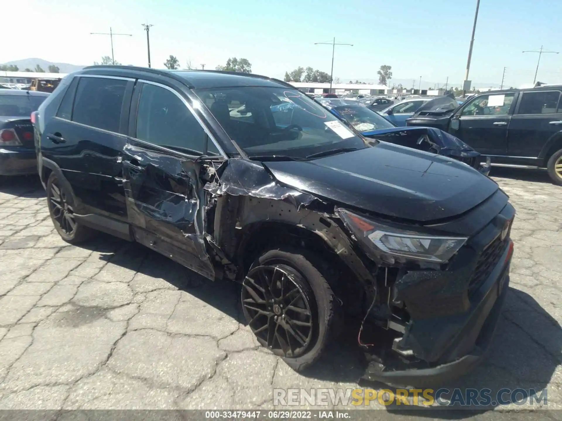 1 Photograph of a damaged car 2T3W1RFV6KW008746 TOYOTA RAV4 2019