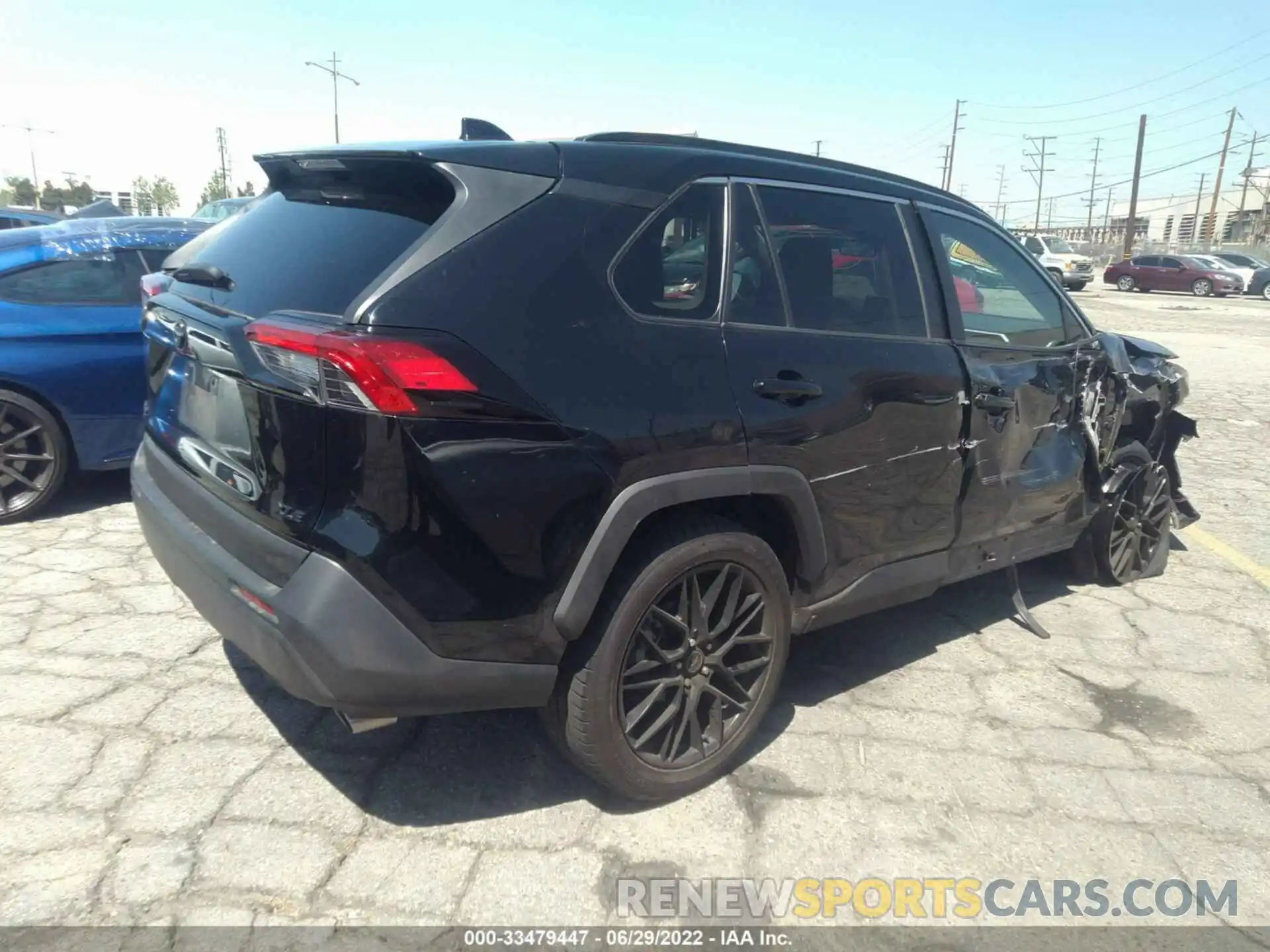 4 Photograph of a damaged car 2T3W1RFV6KW008746 TOYOTA RAV4 2019