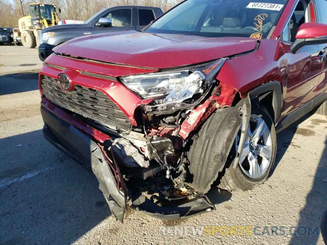 9 Photograph of a damaged car 2T3W1RFV6KW009637 TOYOTA RAV4 2019