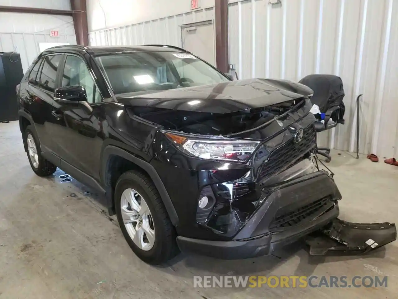 1 Photograph of a damaged car 2T3W1RFV6KW010478 TOYOTA RAV4 2019