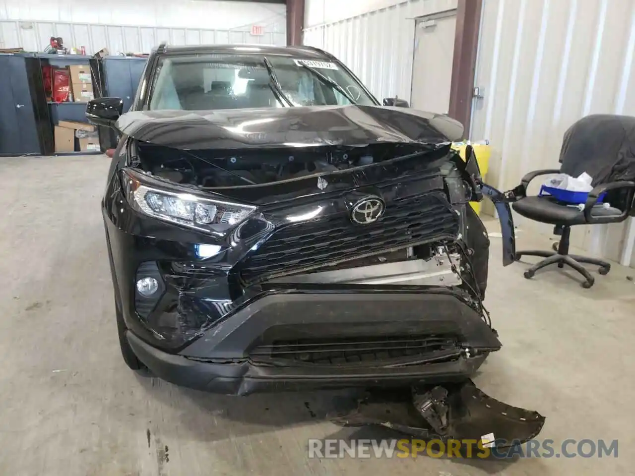 9 Photograph of a damaged car 2T3W1RFV6KW010478 TOYOTA RAV4 2019