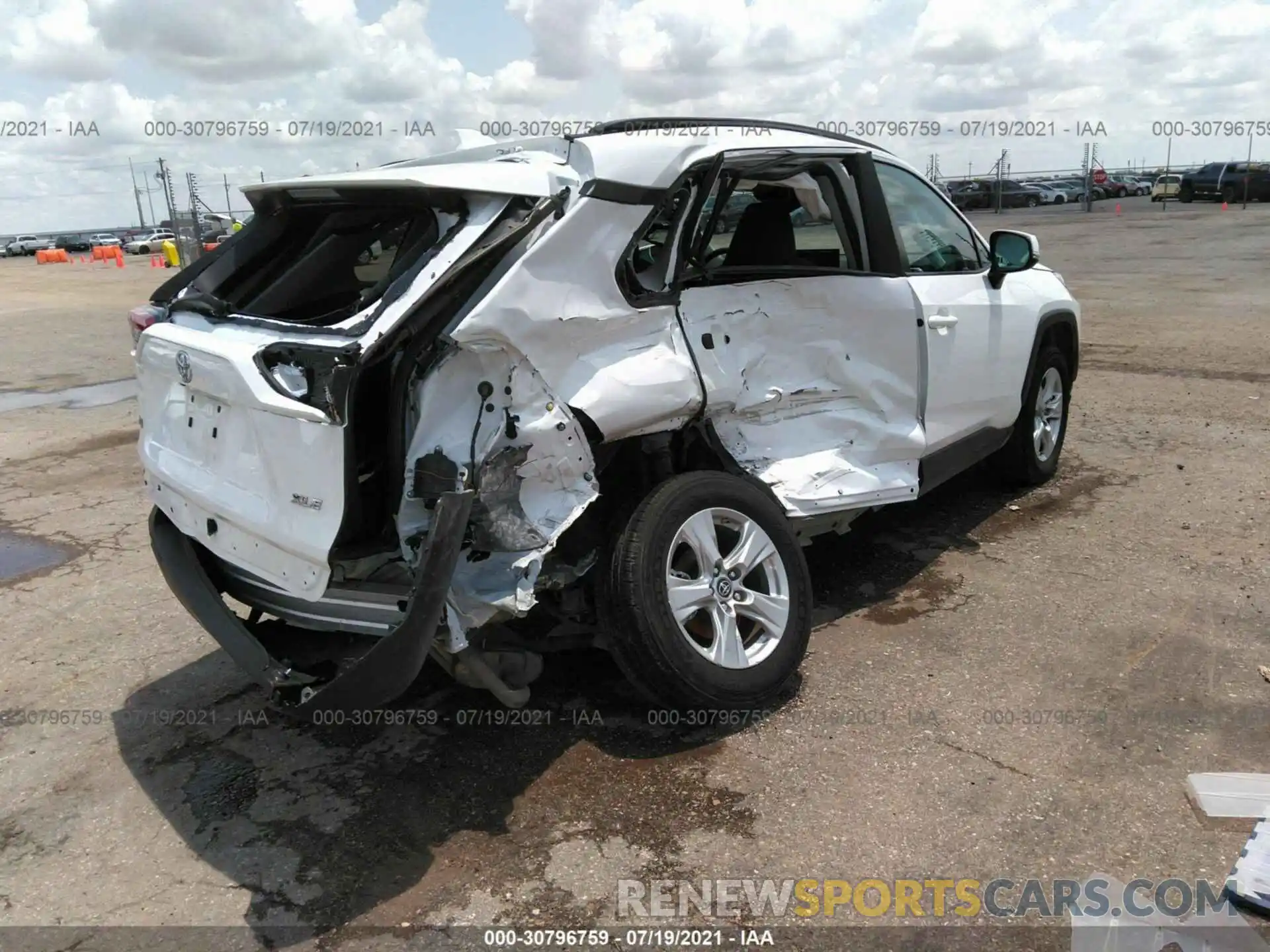 4 Photograph of a damaged car 2T3W1RFV6KW011503 TOYOTA RAV4 2019