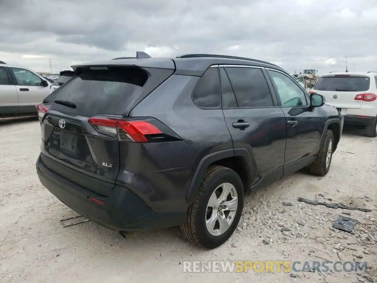 4 Photograph of a damaged car 2T3W1RFV6KW012764 TOYOTA RAV4 2019