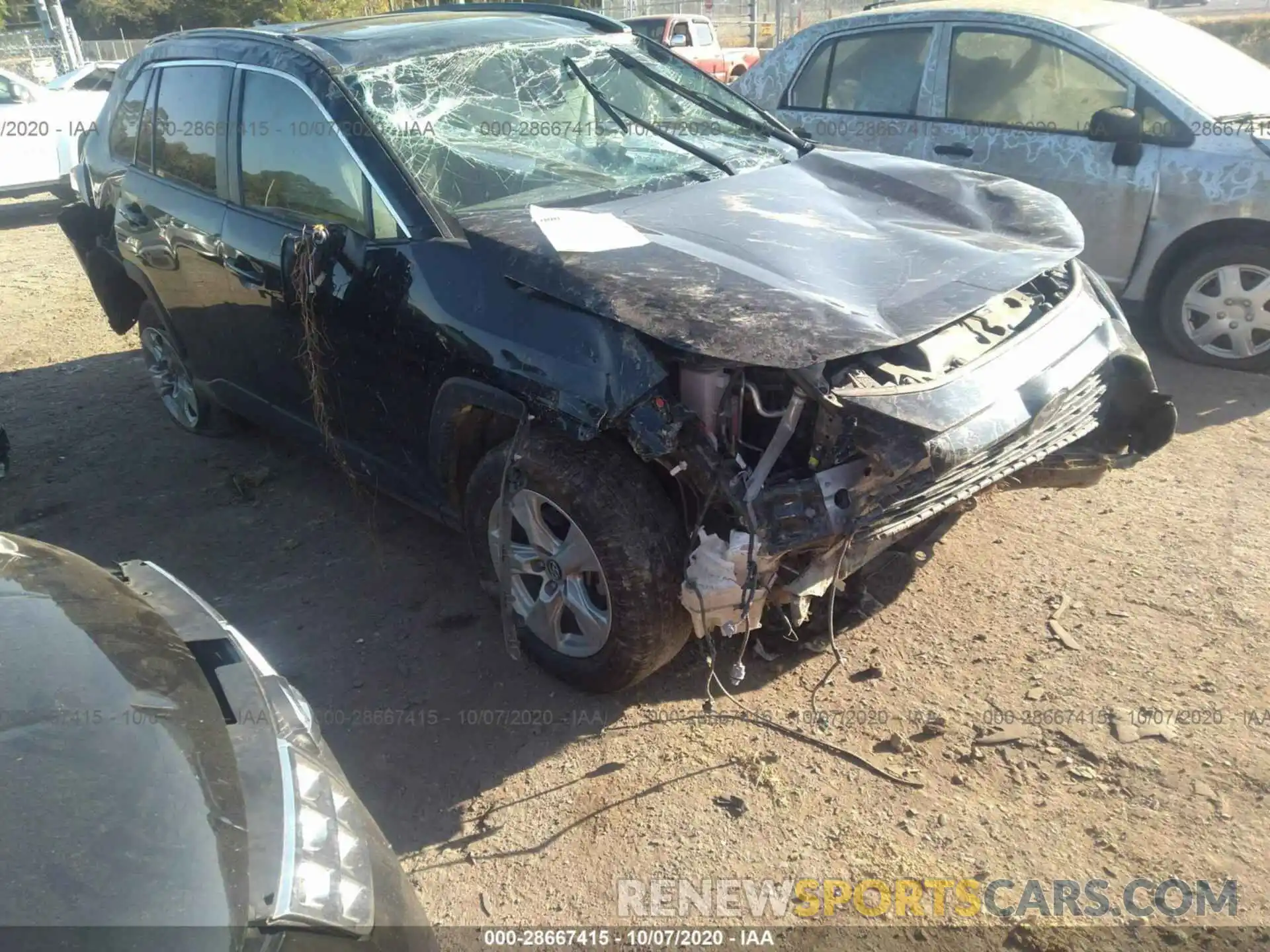 1 Photograph of a damaged car 2T3W1RFV6KW015728 TOYOTA RAV4 2019