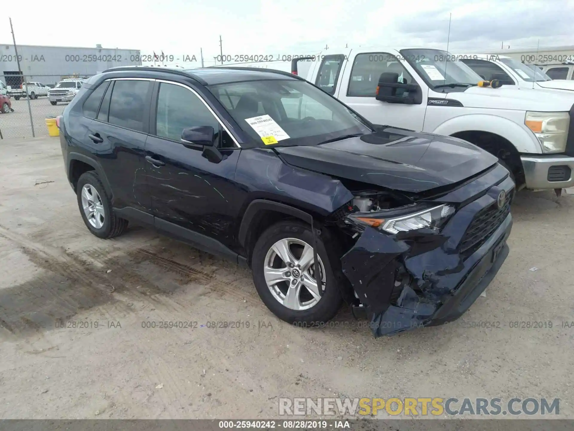 1 Photograph of a damaged car 2T3W1RFV6KW016586 TOYOTA RAV4 2019