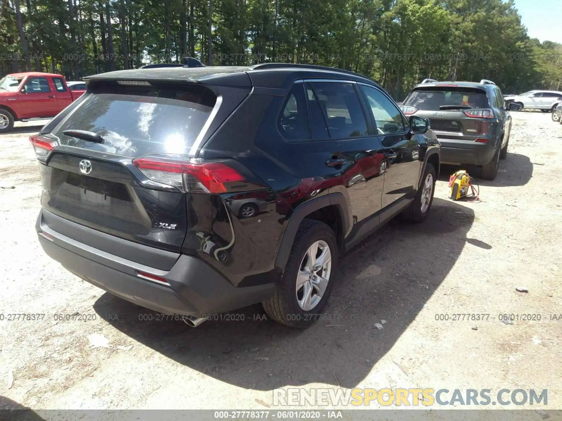 4 Photograph of a damaged car 2T3W1RFV6KW018998 TOYOTA RAV4 2019