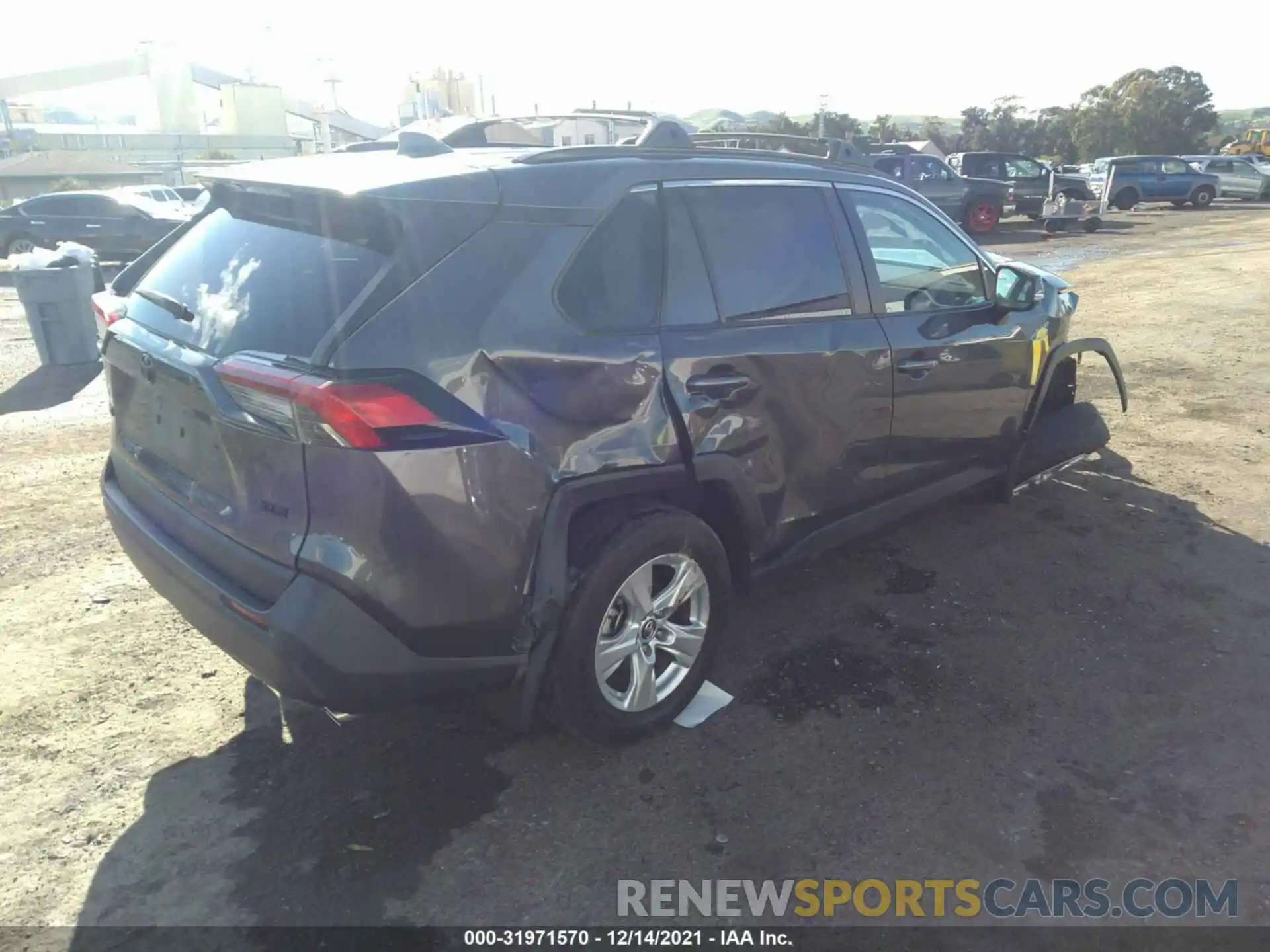 4 Photograph of a damaged car 2T3W1RFV6KW020959 TOYOTA RAV4 2019