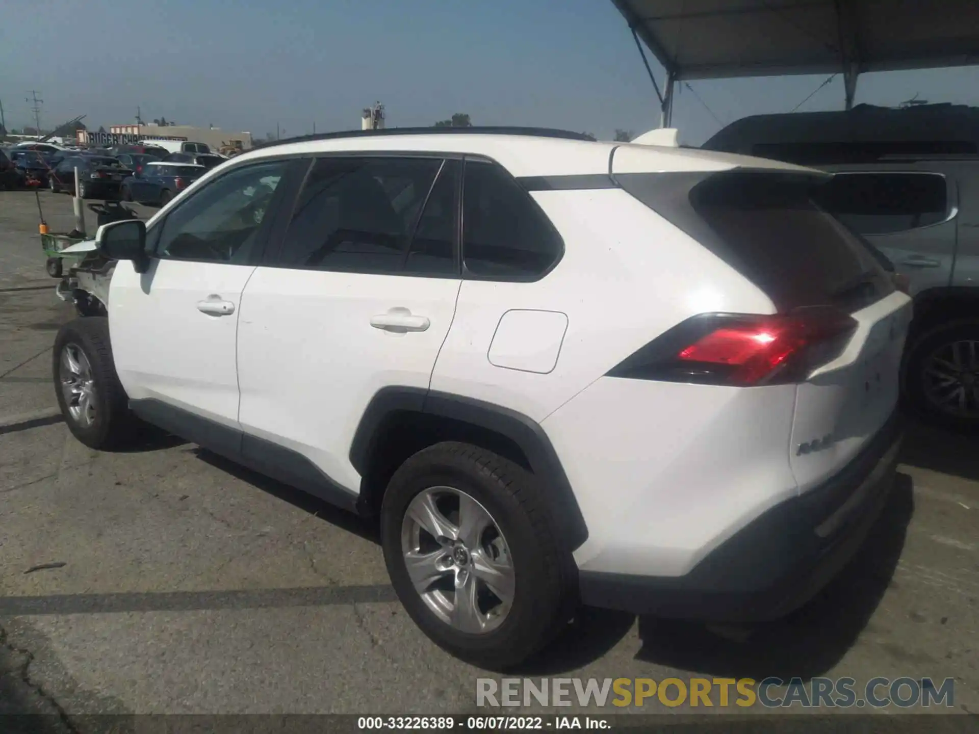 3 Photograph of a damaged car 2T3W1RFV6KW021058 TOYOTA RAV4 2019