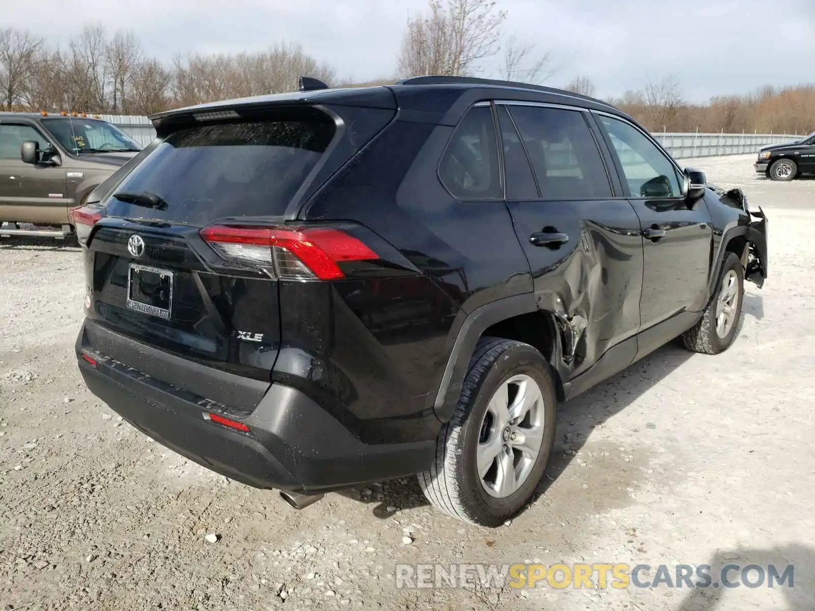 4 Photograph of a damaged car 2T3W1RFV6KW021268 TOYOTA RAV4 2019