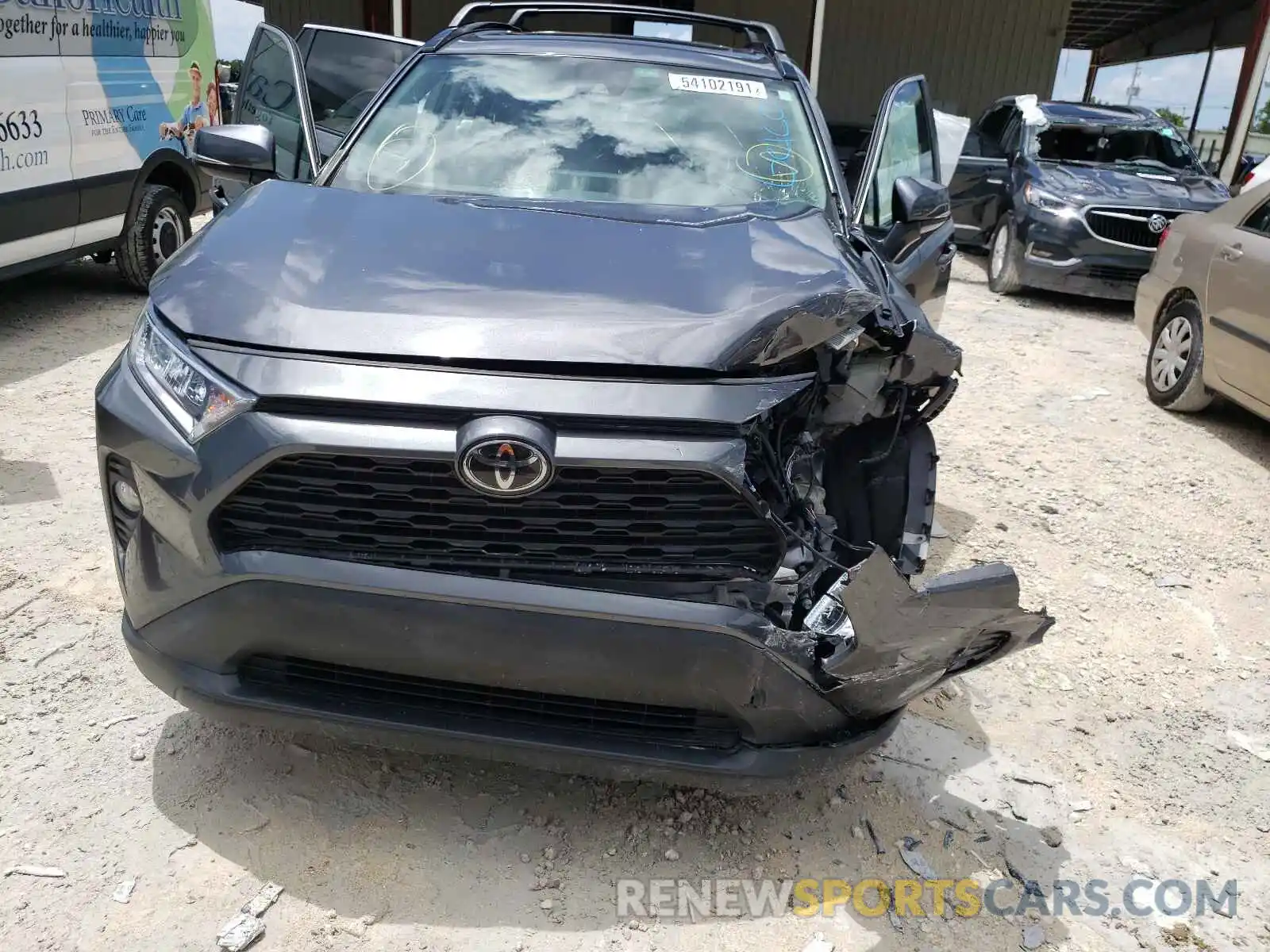 9 Photograph of a damaged car 2T3W1RFV6KW023683 TOYOTA RAV4 2019