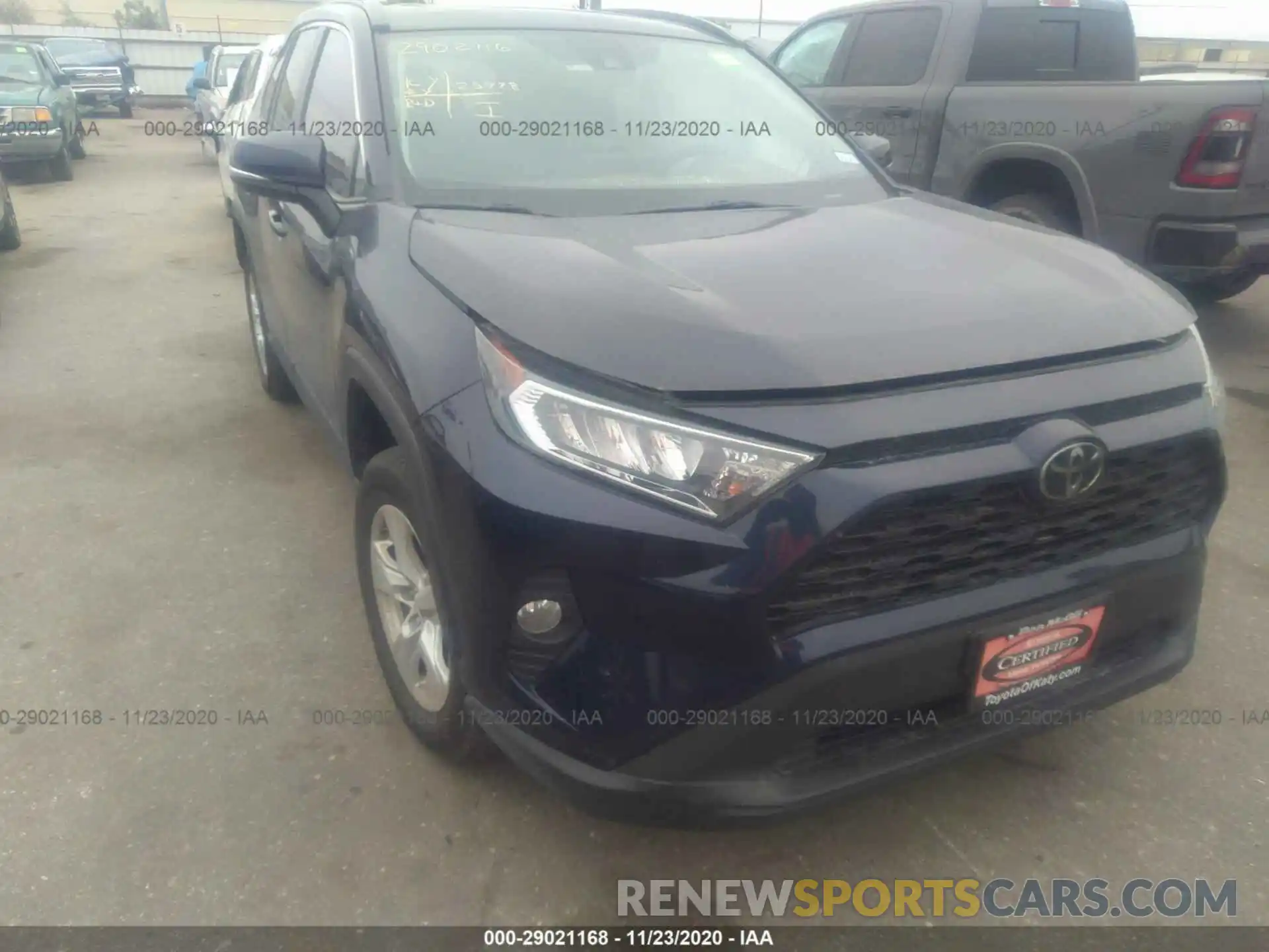 1 Photograph of a damaged car 2T3W1RFV6KW030701 TOYOTA RAV4 2019