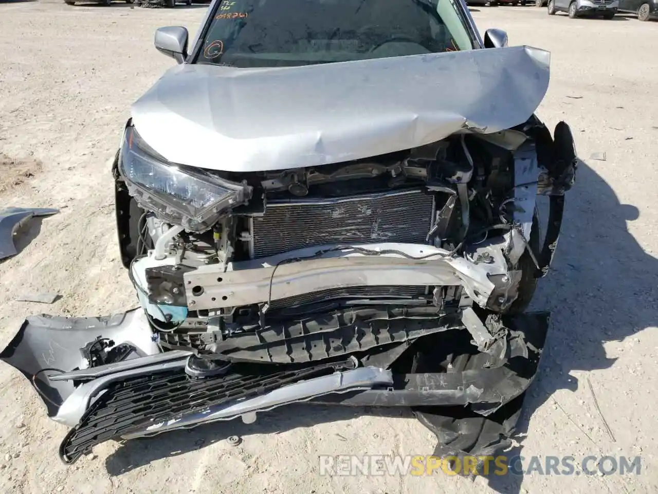 9 Photograph of a damaged car 2T3W1RFV6KW048261 TOYOTA RAV4 2019