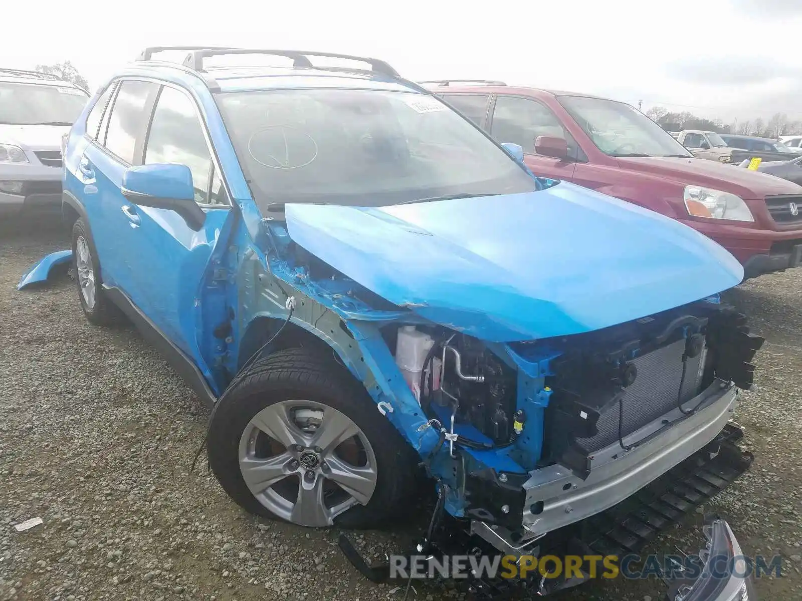 1 Photograph of a damaged car 2T3W1RFV6KW048986 TOYOTA RAV4 2019