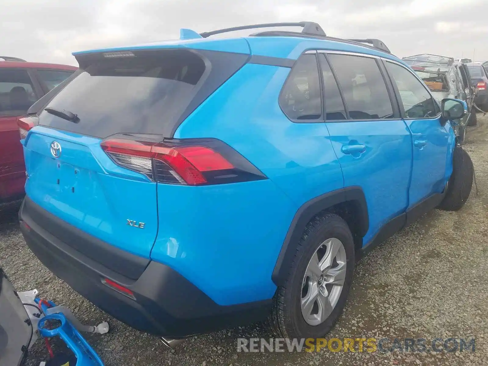 4 Photograph of a damaged car 2T3W1RFV6KW048986 TOYOTA RAV4 2019