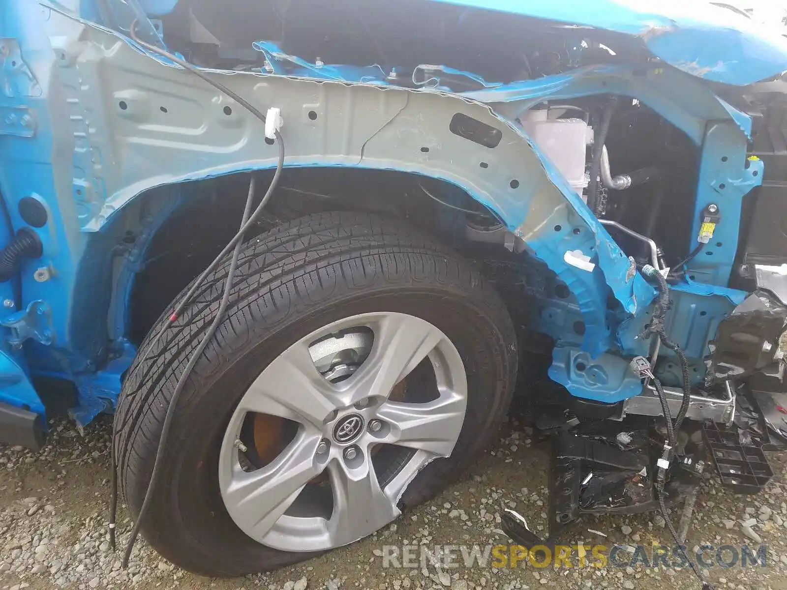 9 Photograph of a damaged car 2T3W1RFV6KW048986 TOYOTA RAV4 2019