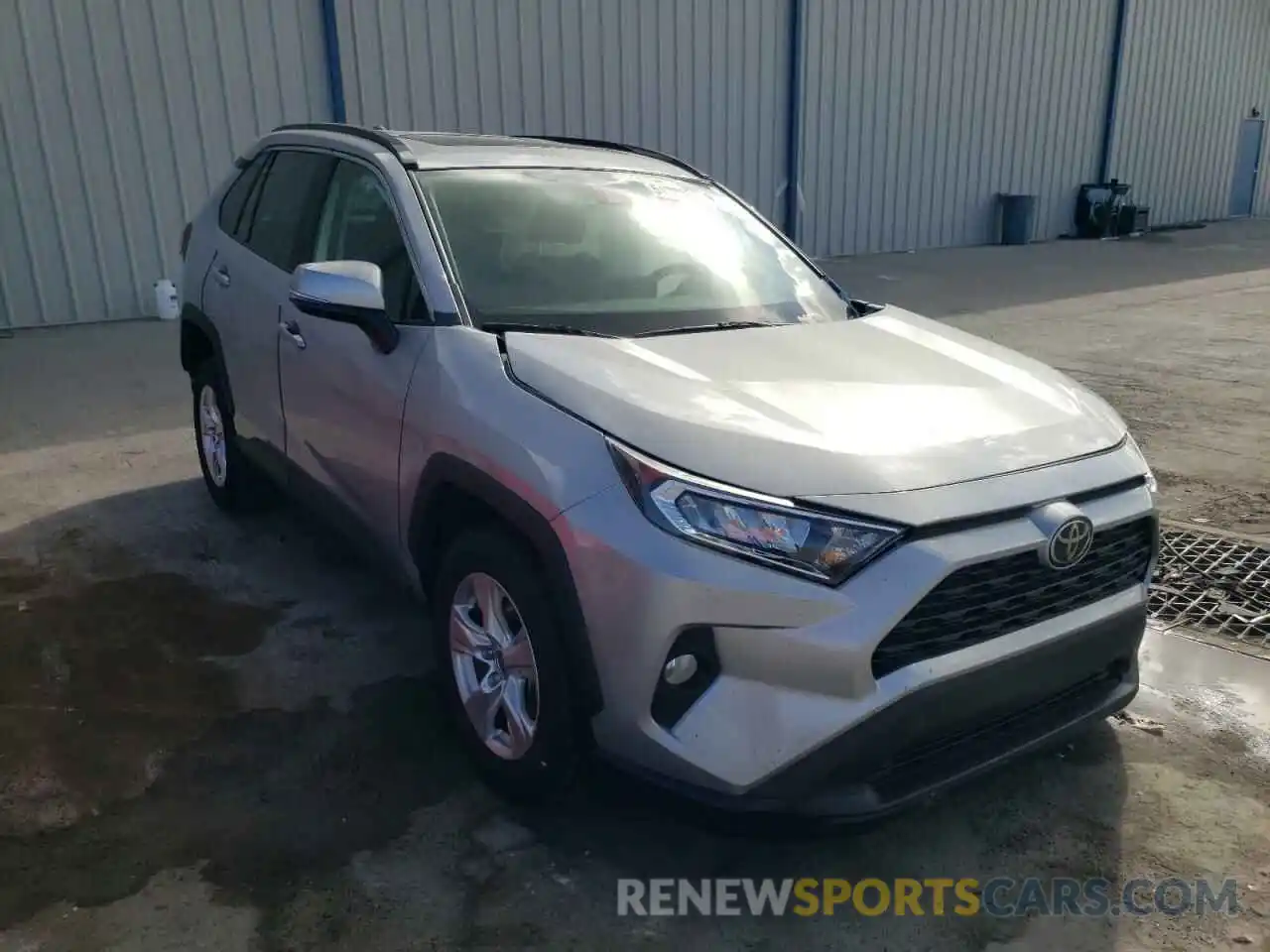 1 Photograph of a damaged car 2T3W1RFV6KW053816 TOYOTA RAV4 2019