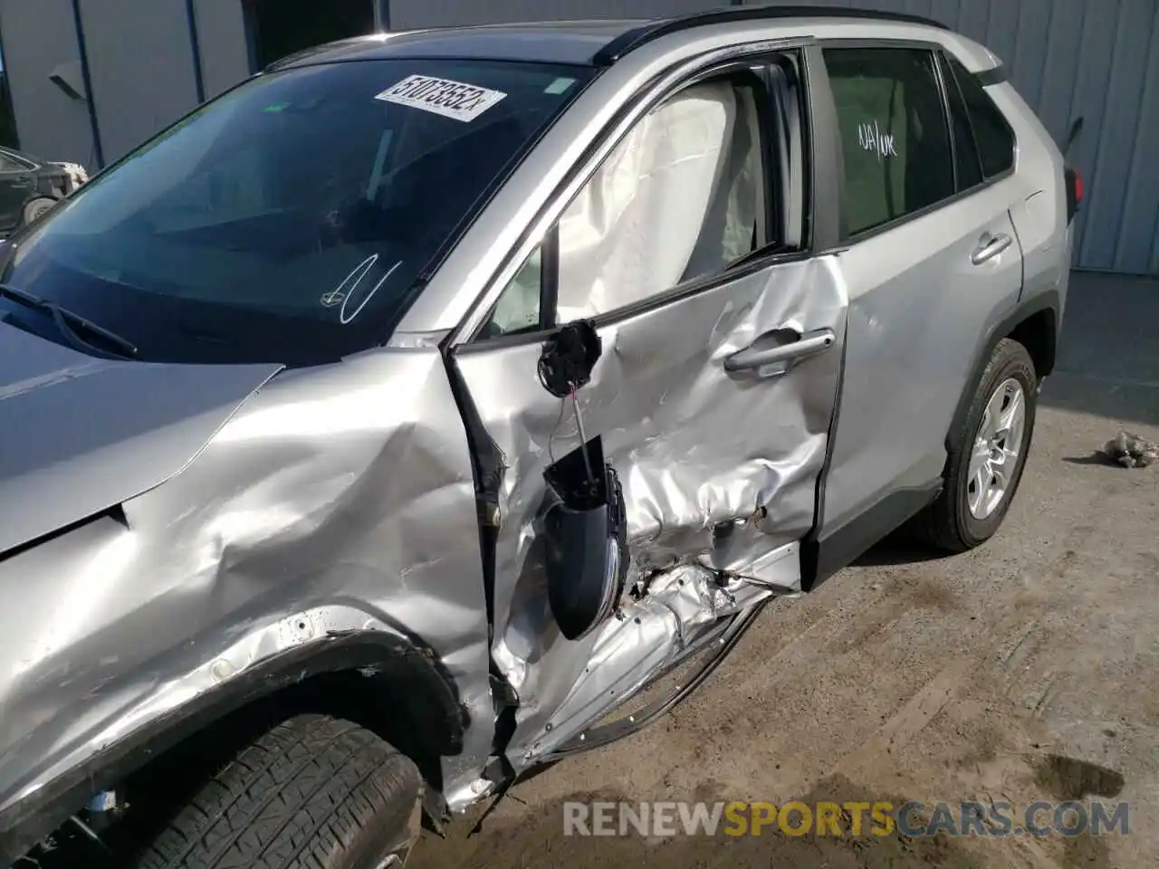 10 Photograph of a damaged car 2T3W1RFV6KW053816 TOYOTA RAV4 2019