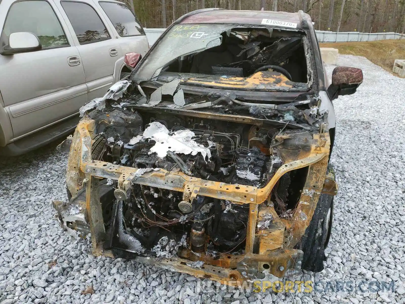 9 Photograph of a damaged car 2T3W1RFV6KW055310 TOYOTA RAV4 2019