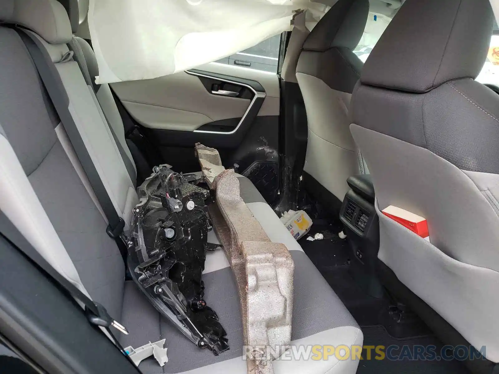 6 Photograph of a damaged car 2T3W1RFV7KC002228 TOYOTA RAV4 2019