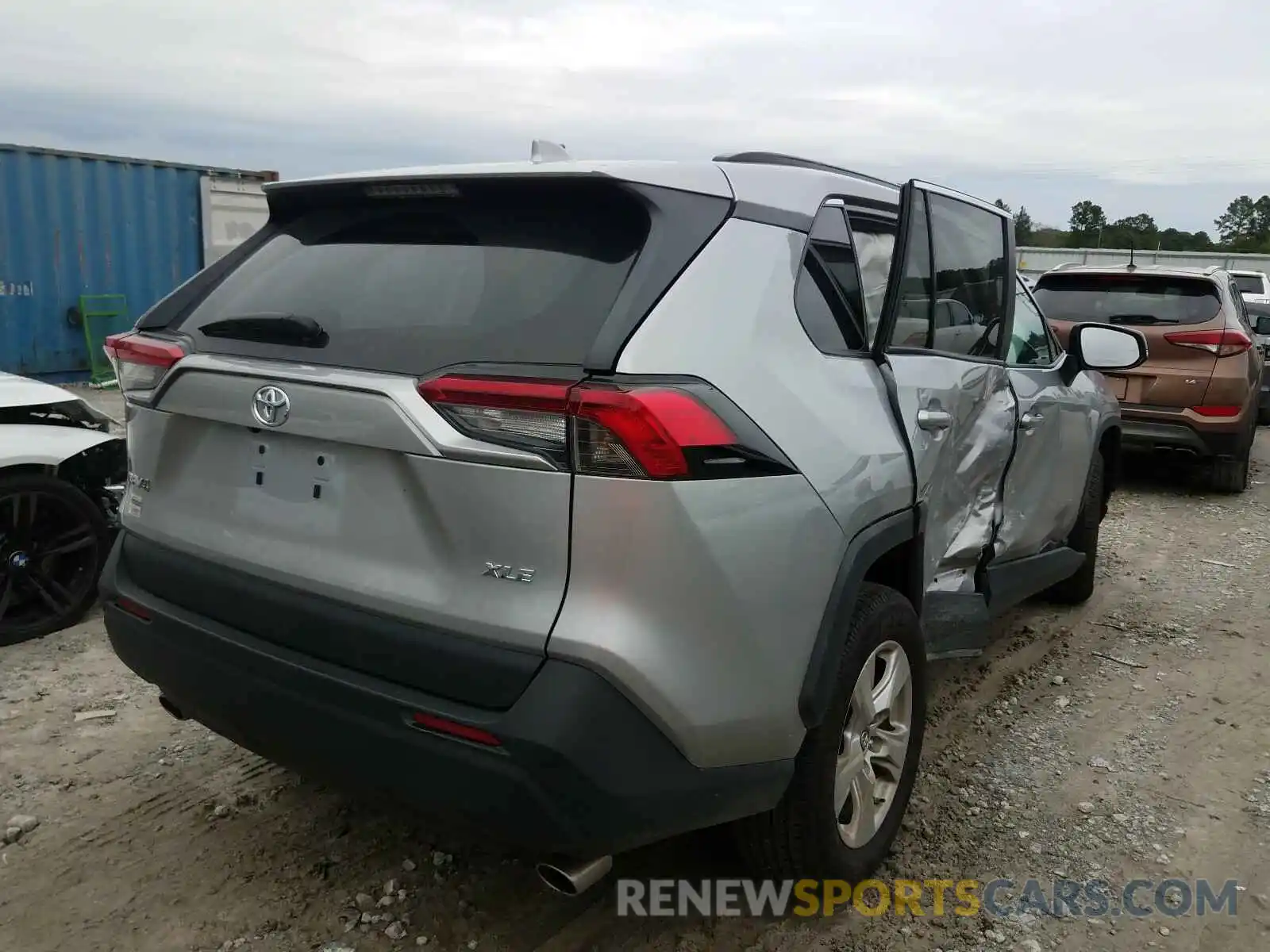 4 Photograph of a damaged car 2T3W1RFV7KC005226 TOYOTA RAV4 2019