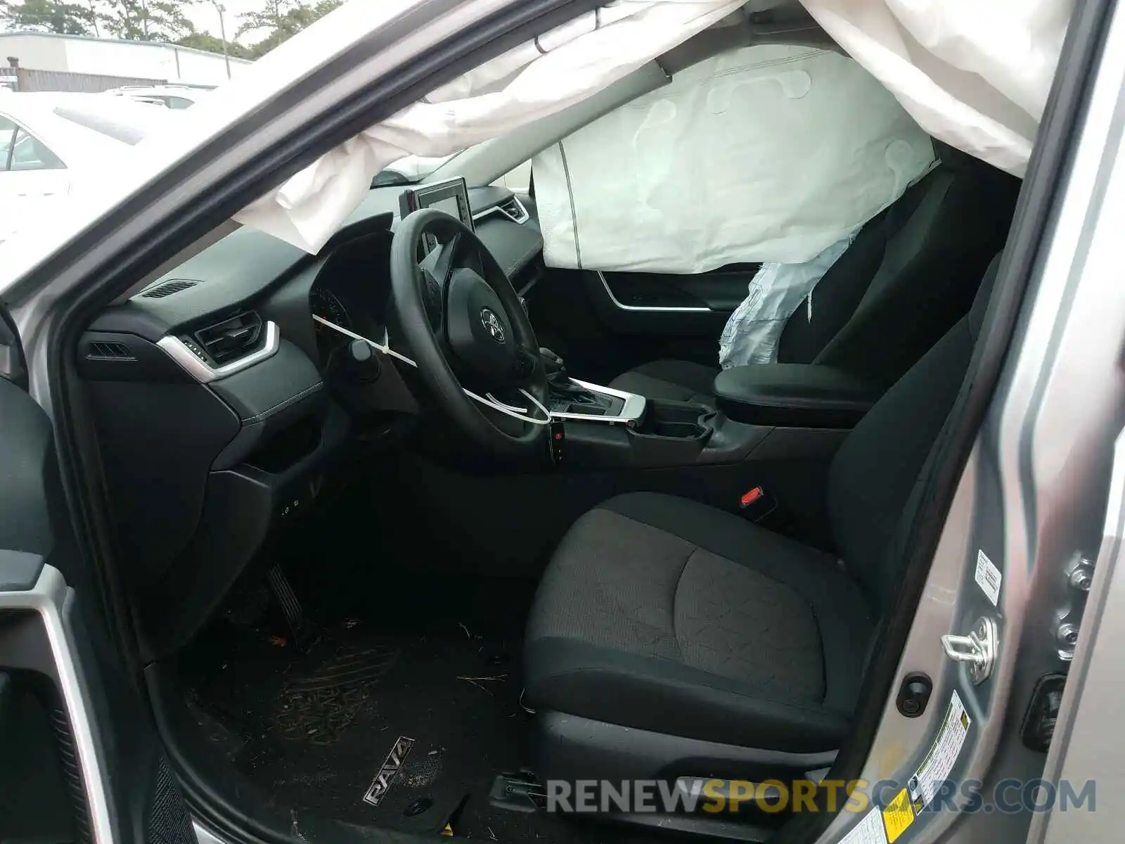 5 Photograph of a damaged car 2T3W1RFV7KC005226 TOYOTA RAV4 2019