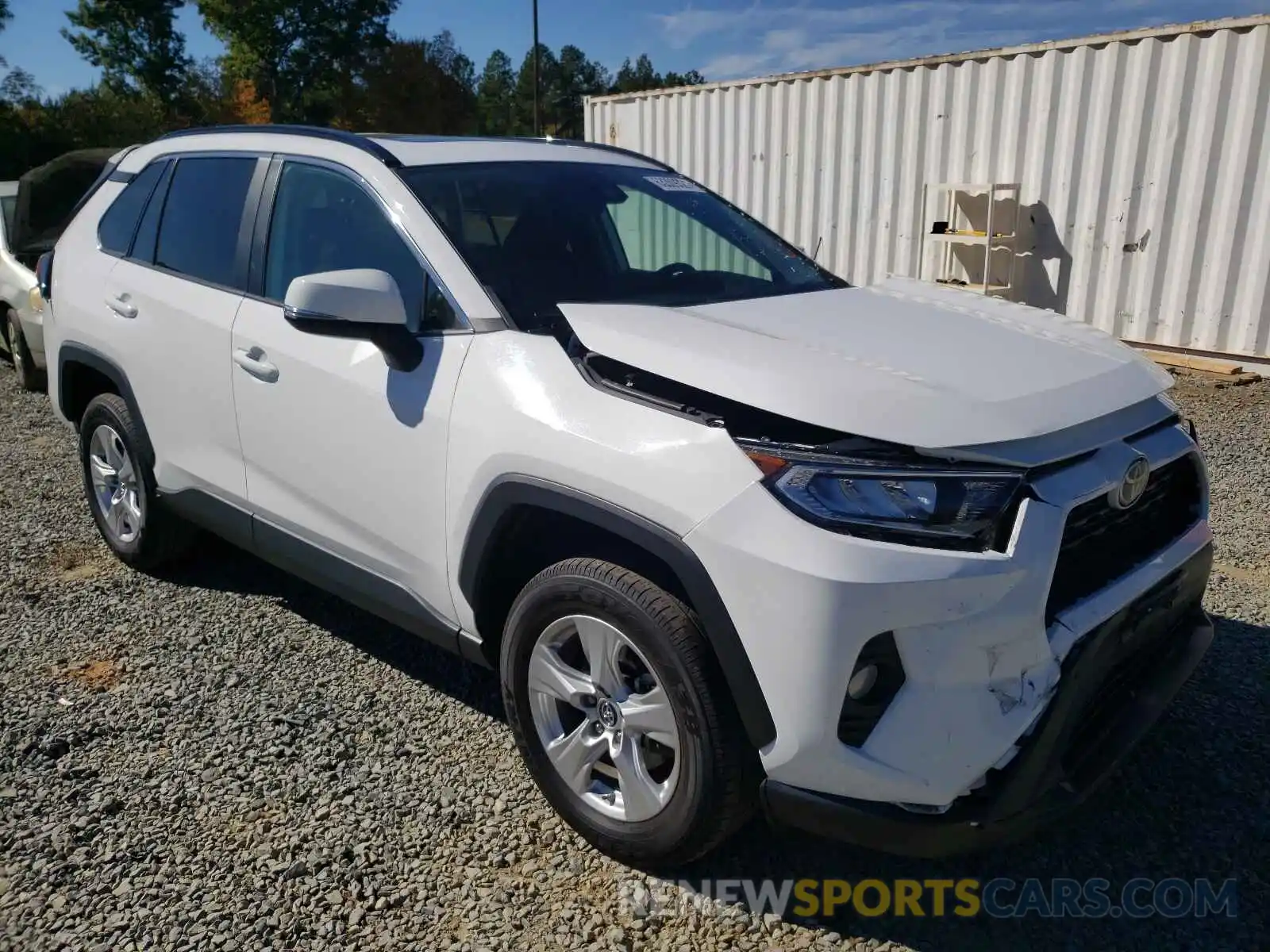 1 Photograph of a damaged car 2T3W1RFV7KC005324 TOYOTA RAV4 2019