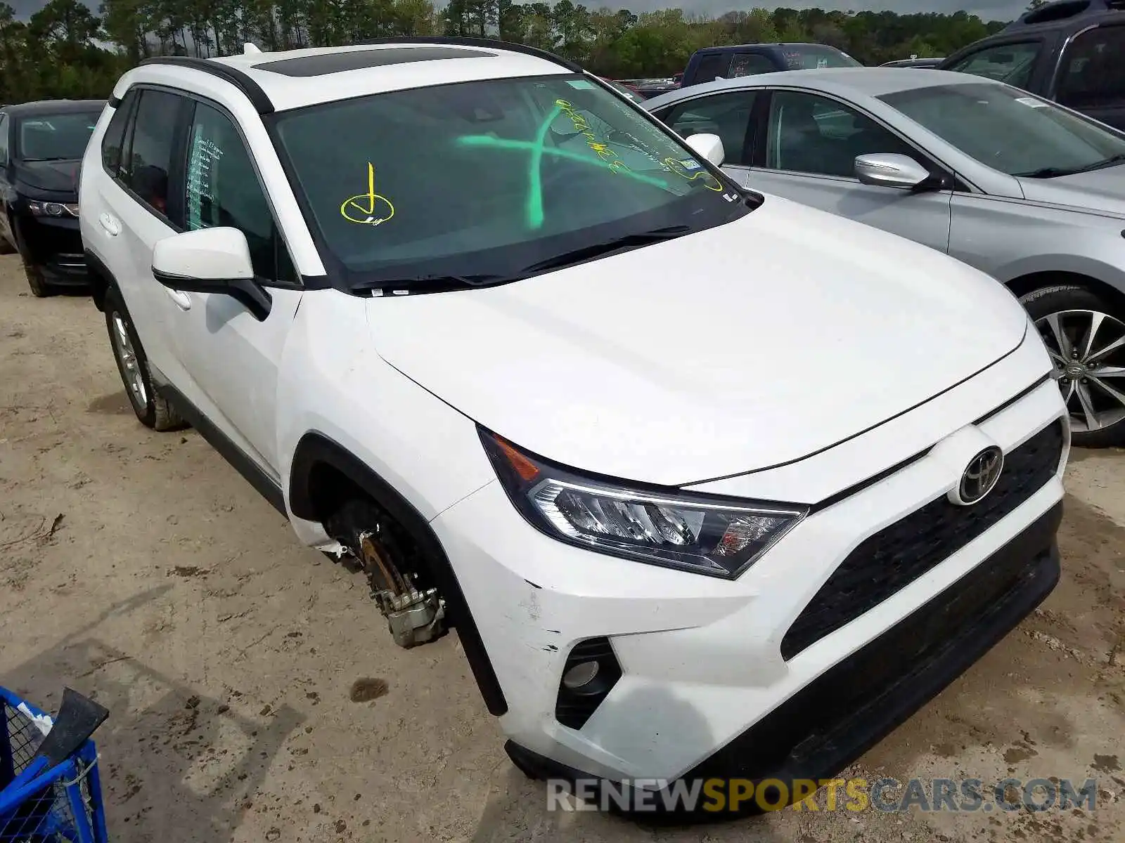 1 Photograph of a damaged car 2T3W1RFV7KC009602 TOYOTA RAV4 2019