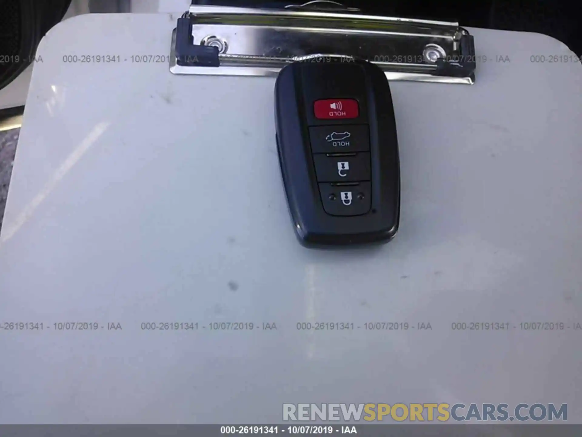 11 Photograph of a damaged car 2T3W1RFV7KC016100 TOYOTA RAV4 2019