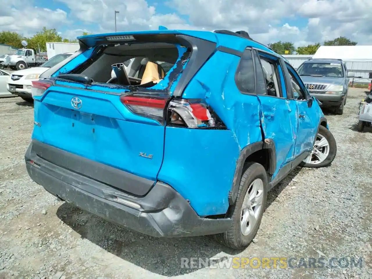 4 Photograph of a damaged car 2T3W1RFV7KC027369 TOYOTA RAV4 2019