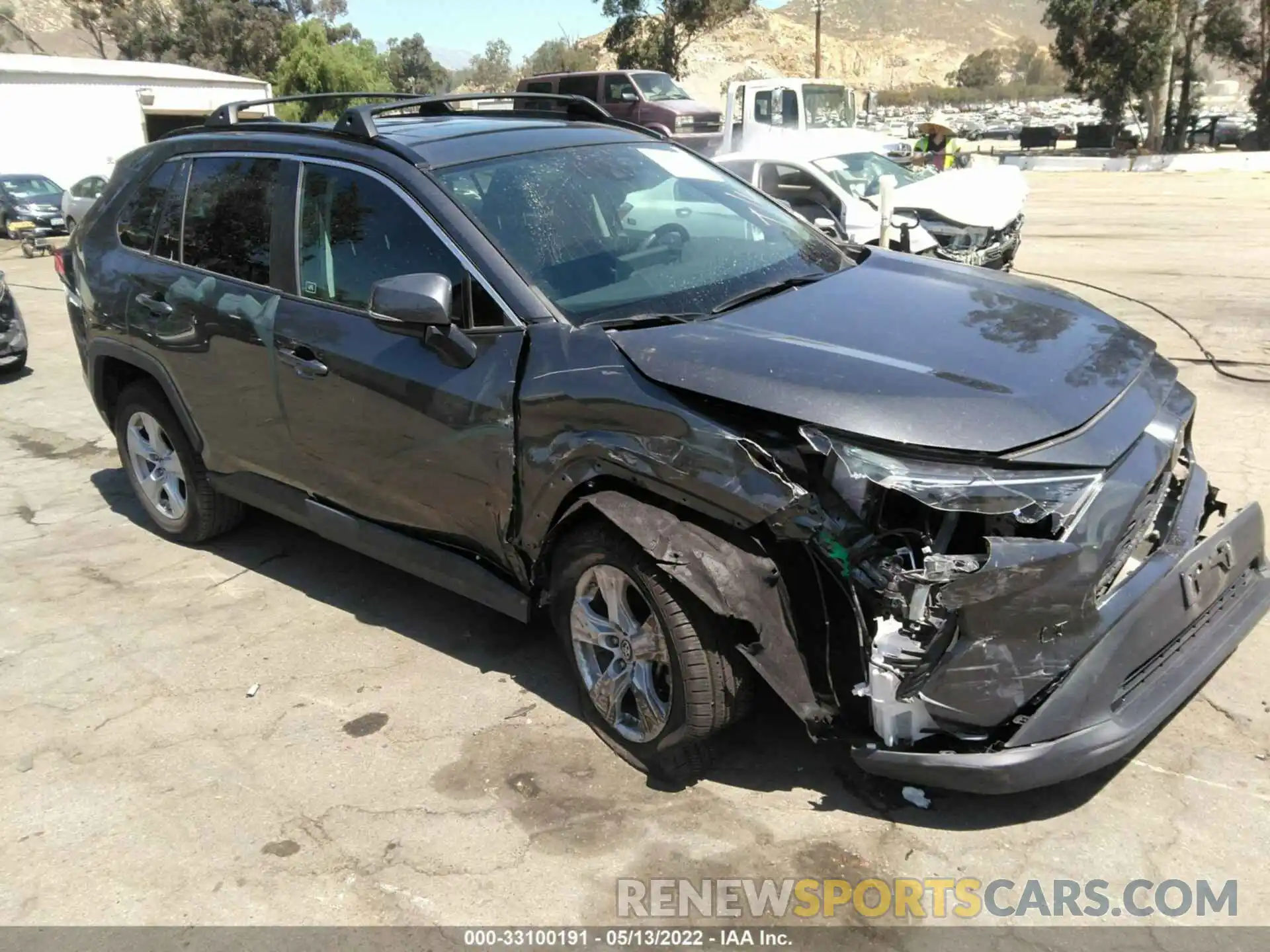 1 Photograph of a damaged car 2T3W1RFV7KC027517 TOYOTA RAV4 2019