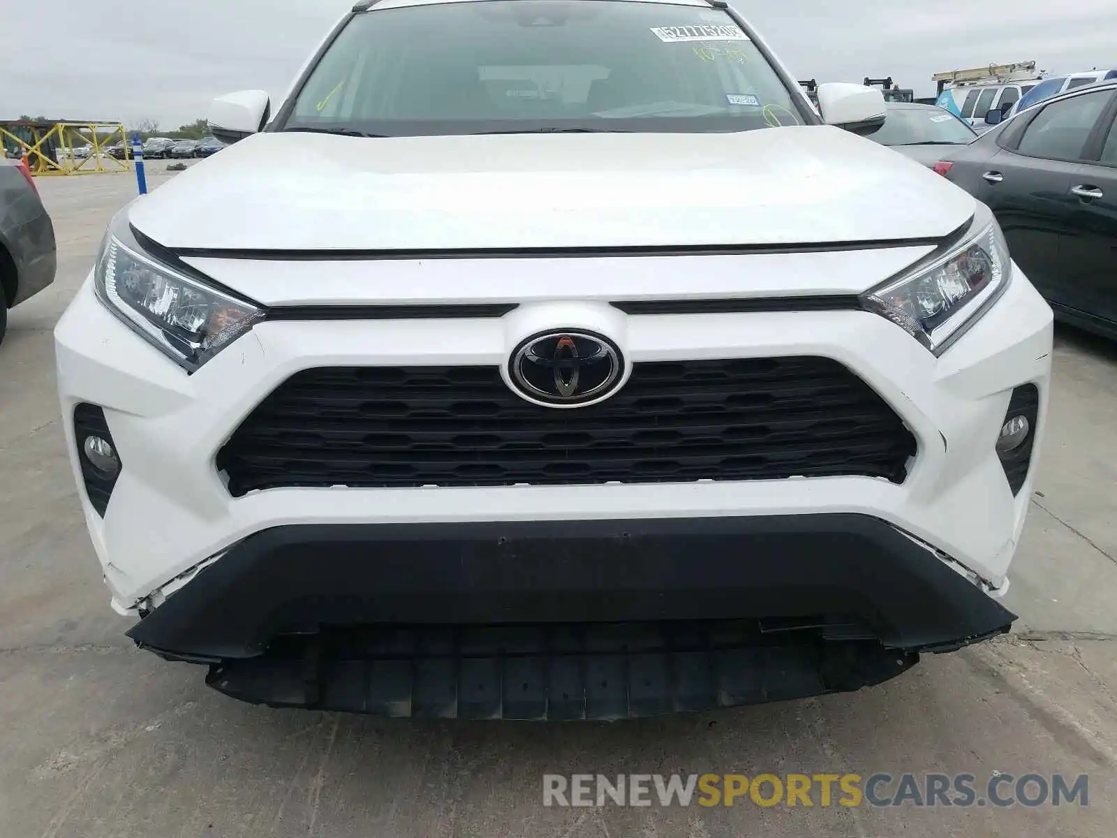 9 Photograph of a damaged car 2T3W1RFV7KW003605 TOYOTA RAV4 2019