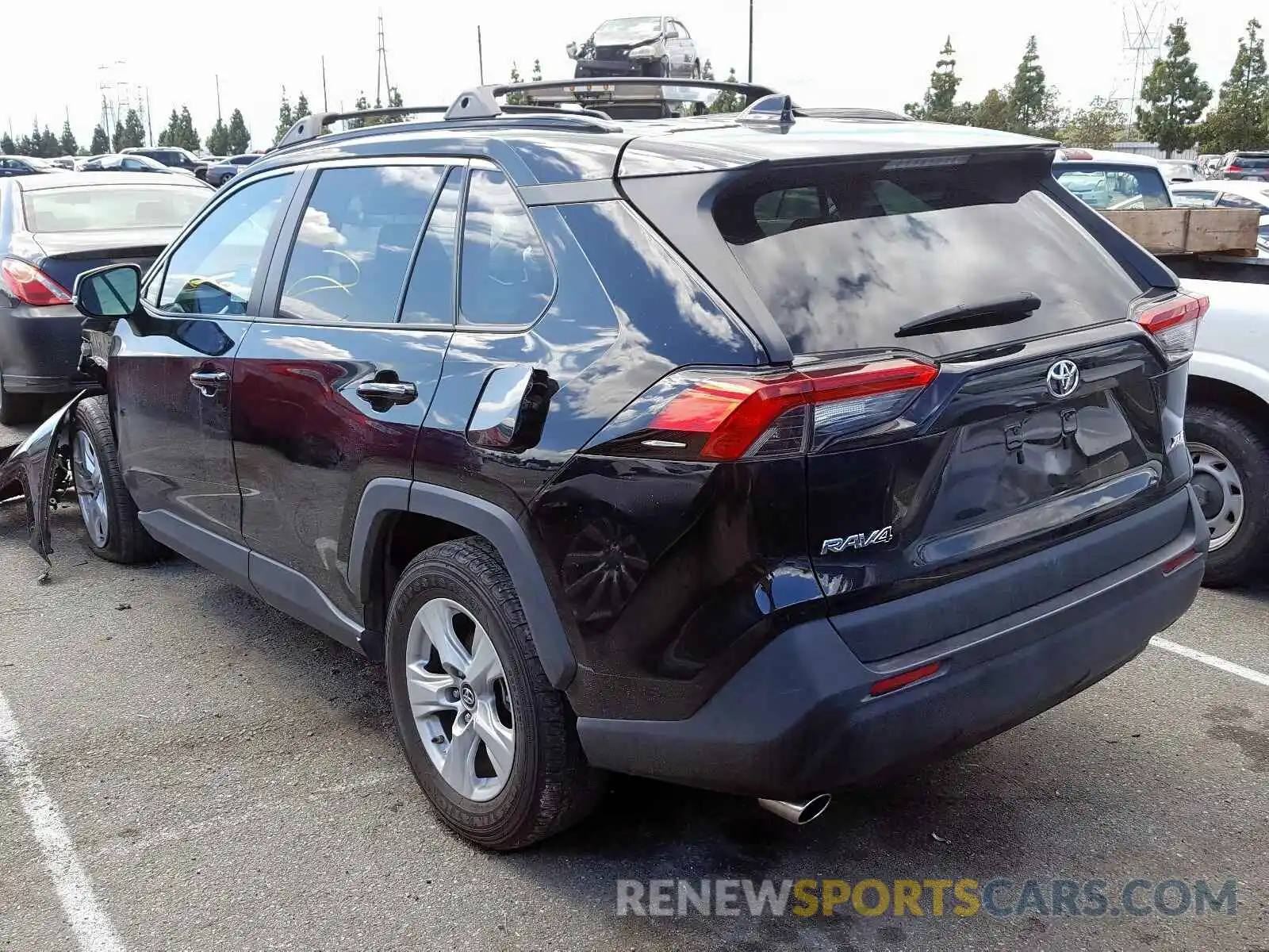 3 Photograph of a damaged car 2T3W1RFV7KW004303 TOYOTA RAV4 2019