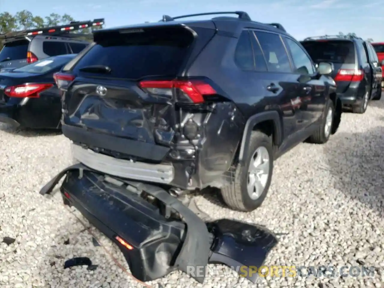 4 Photograph of a damaged car 2T3W1RFV7KW008948 TOYOTA RAV4 2019