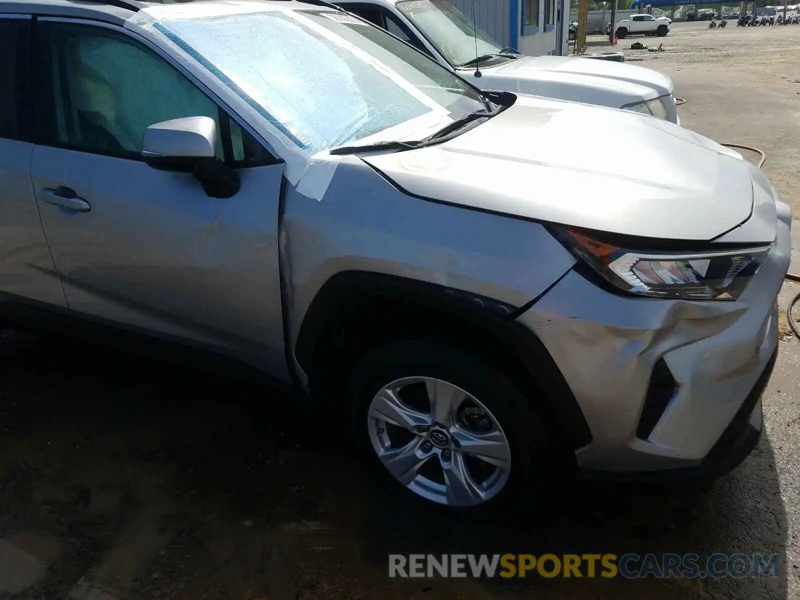 9 Photograph of a damaged car 2T3W1RFV7KW013406 TOYOTA RAV4 2019