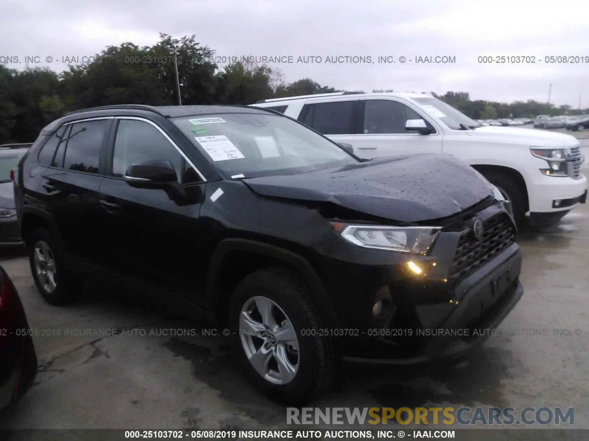 1 Photograph of a damaged car 2T3W1RFV7KW013650 TOYOTA RAV4 2019