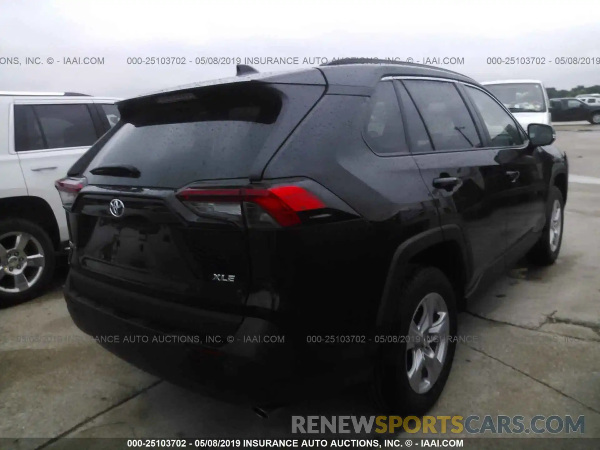 4 Photograph of a damaged car 2T3W1RFV7KW013650 TOYOTA RAV4 2019