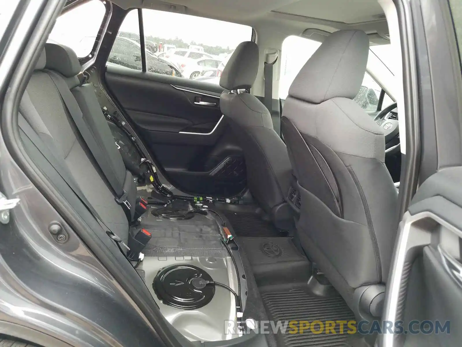 6 Photograph of a damaged car 2T3W1RFV7KW014023 TOYOTA RAV4 2019