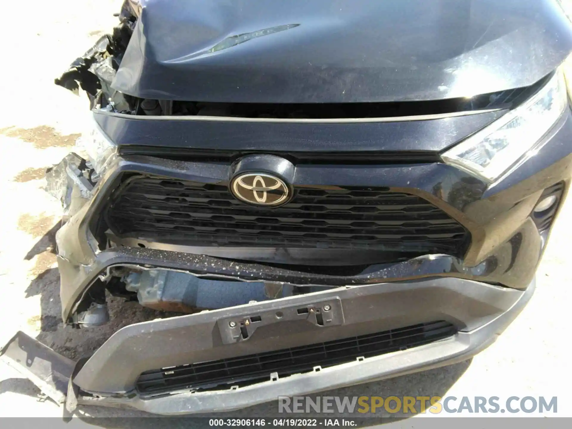 6 Photograph of a damaged car 2T3W1RFV7KW017312 TOYOTA RAV4 2019