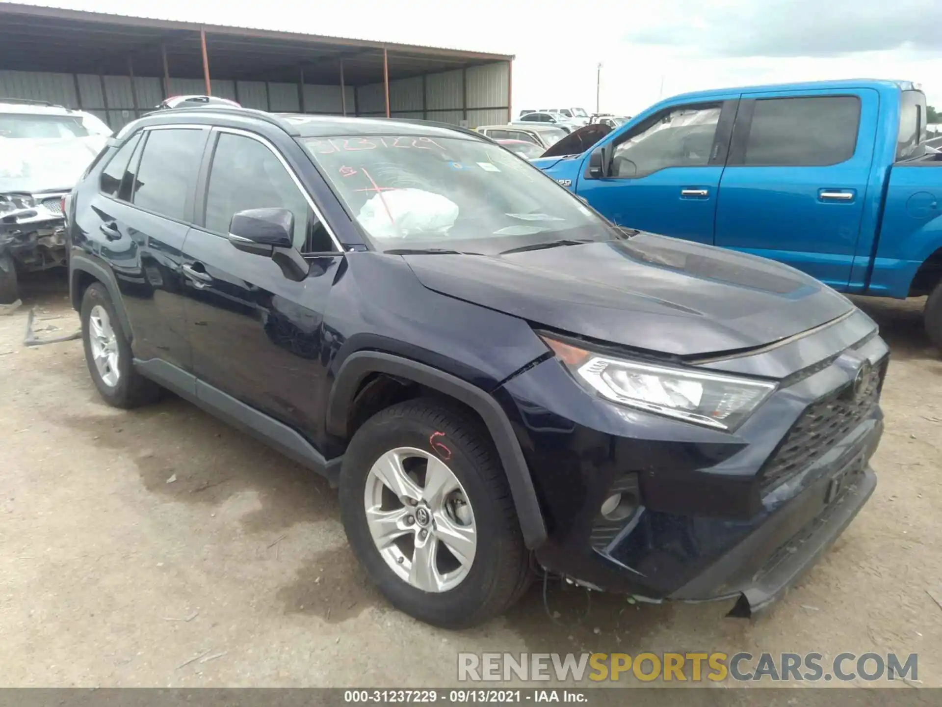 1 Photograph of a damaged car 2T3W1RFV7KW019254 TOYOTA RAV4 2019