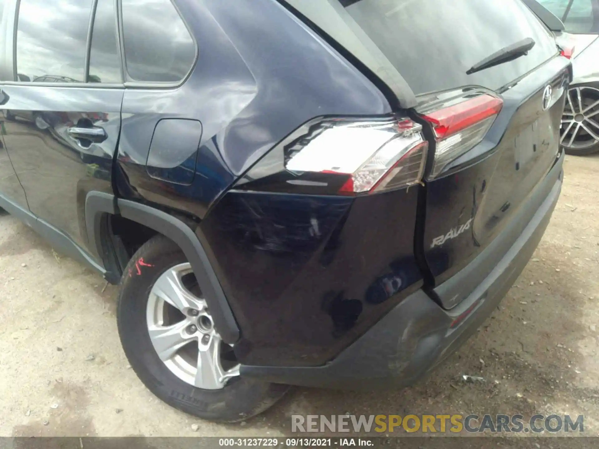 6 Photograph of a damaged car 2T3W1RFV7KW019254 TOYOTA RAV4 2019