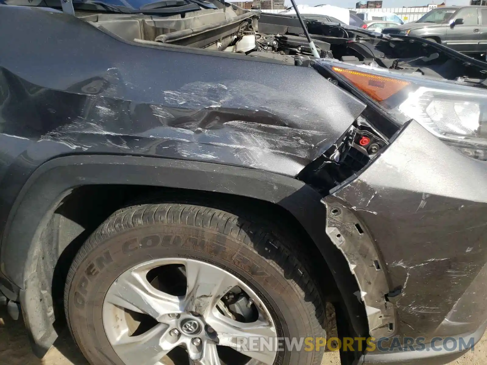 9 Photograph of a damaged car 2T3W1RFV7KW021635 TOYOTA RAV4 2019